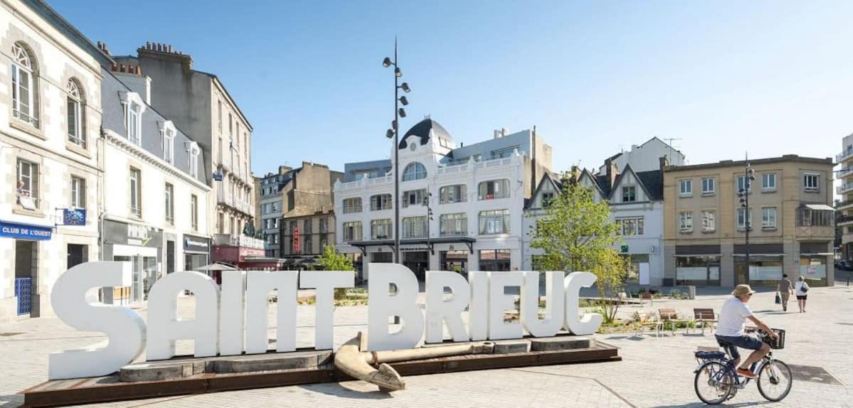 Le Nid Briochin Studio Au Coeur De 쎙브히육 외부 사진